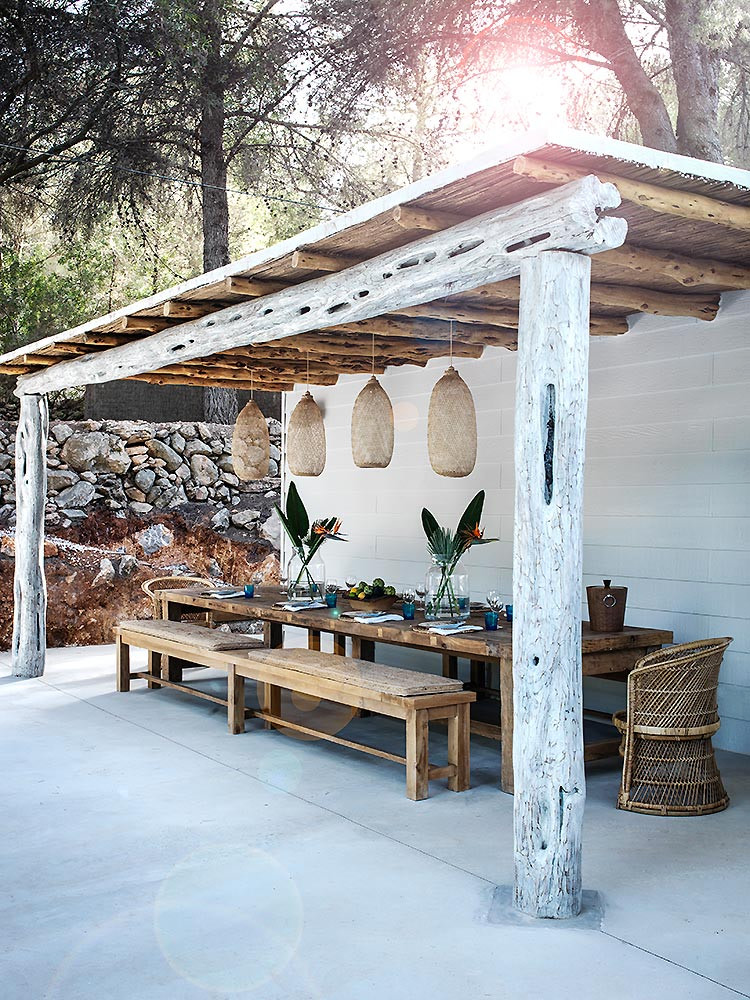 outdoor dining area