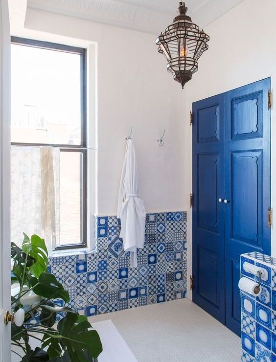 bathroom design with blue tiles