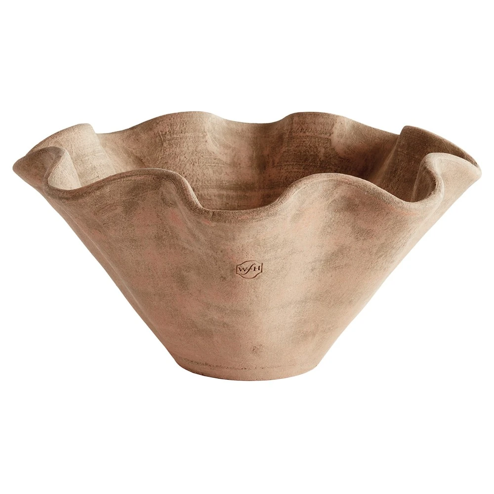 outdoor scalloped planter