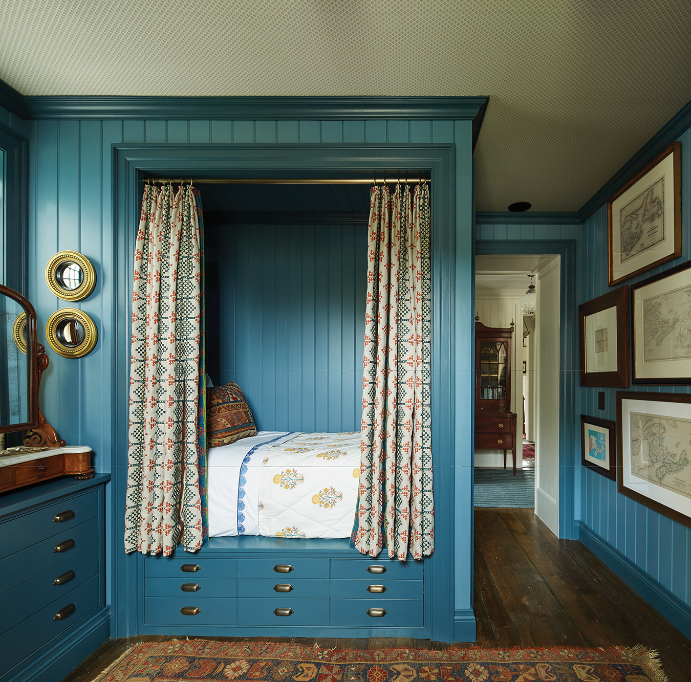 alcove bed