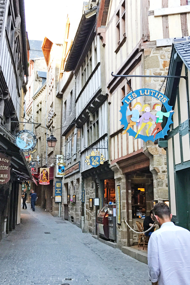such a darling little town!