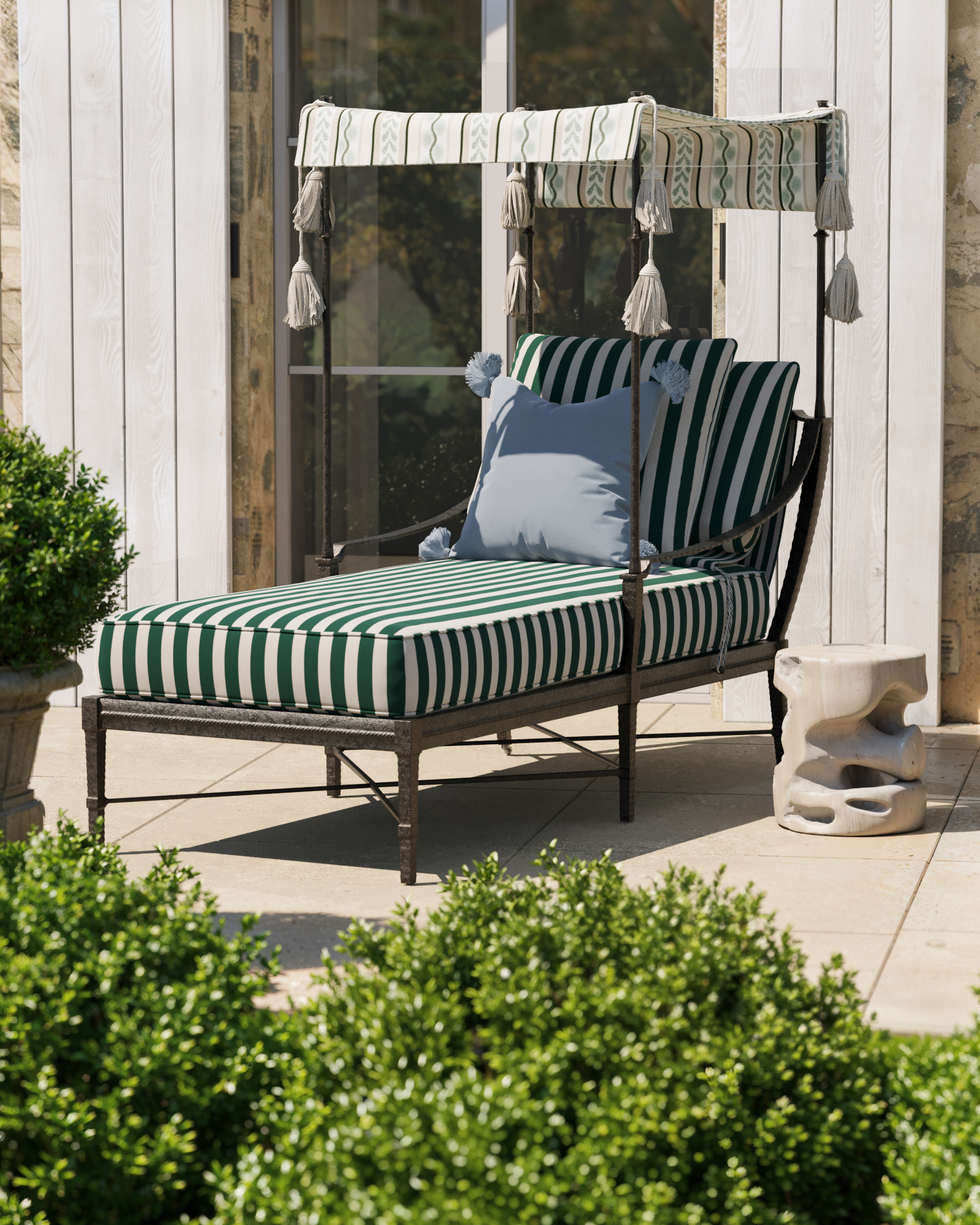 Outdoor Chaise & Side