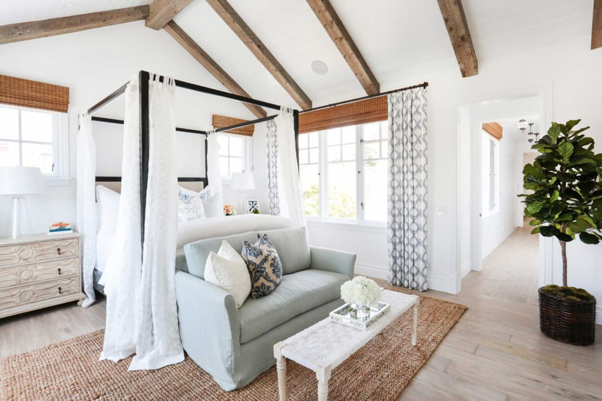 canopy bed