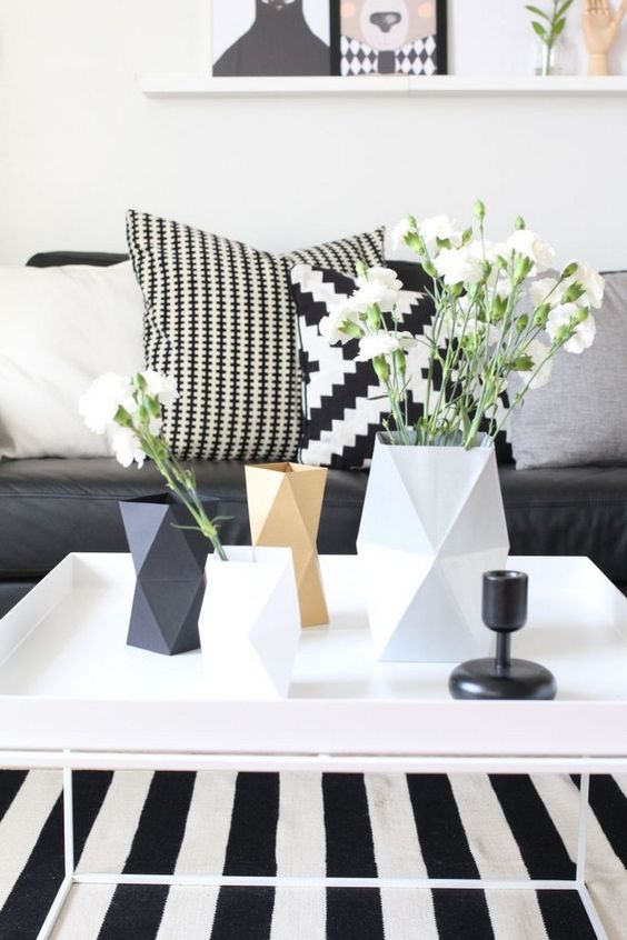 living room design black and white