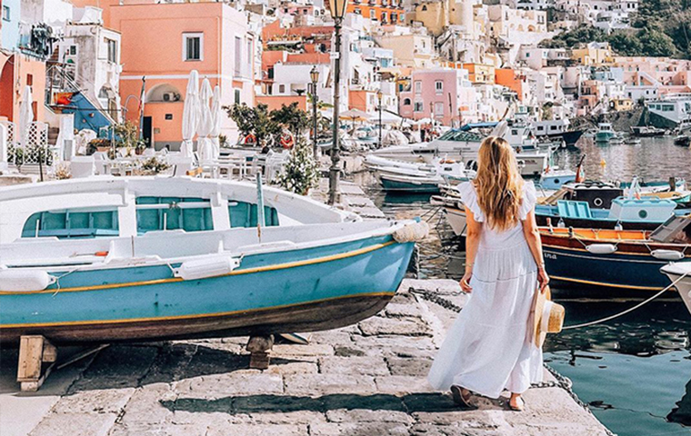 woman travellng