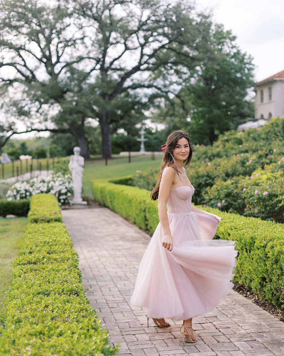 woman in pink dress