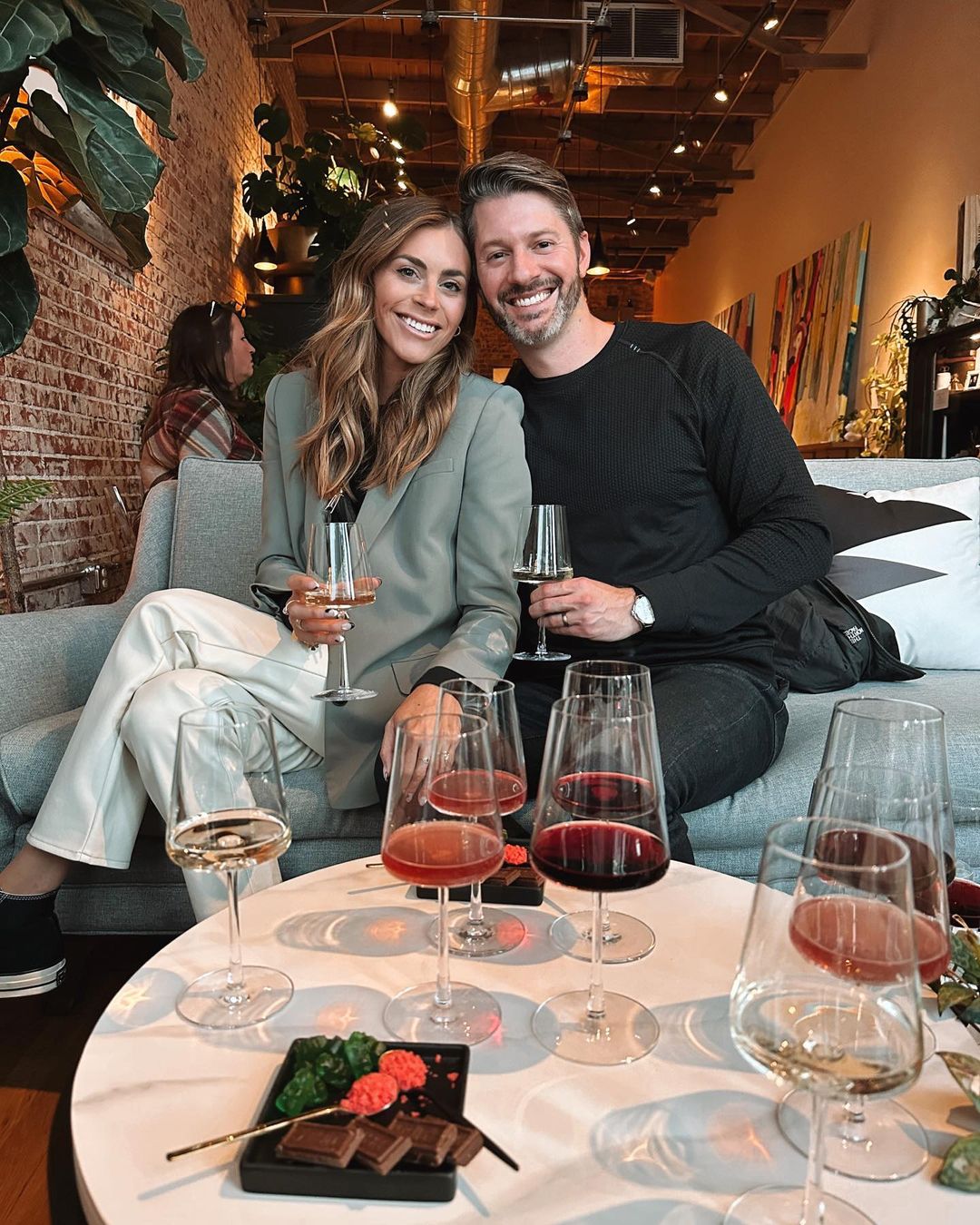 couple drinking wine