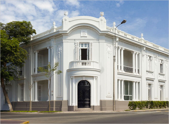 Let's Go: Hotel B in Lima Peru