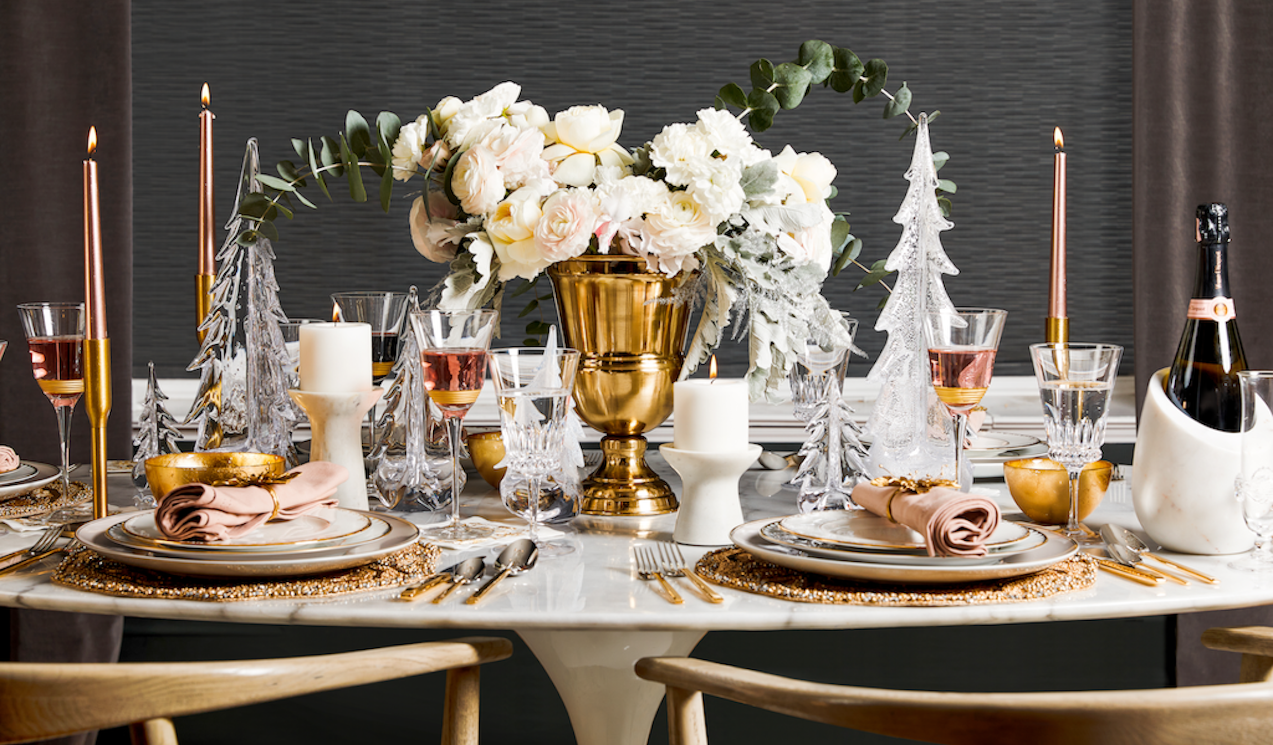 How To Style The Perfect Holiday Floral Arrangement