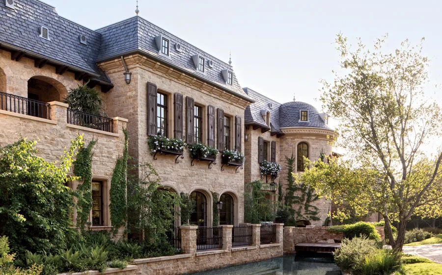 Living In: Tom Brady and Gisele Bundchen's Los Angeles Oasis
