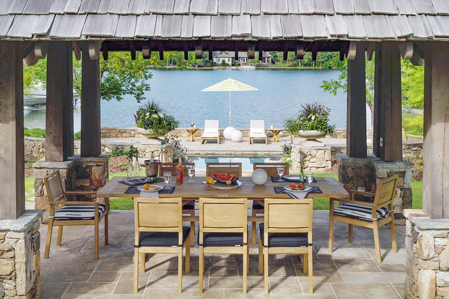 7 Tips for a Sun-Sational Dinner Party