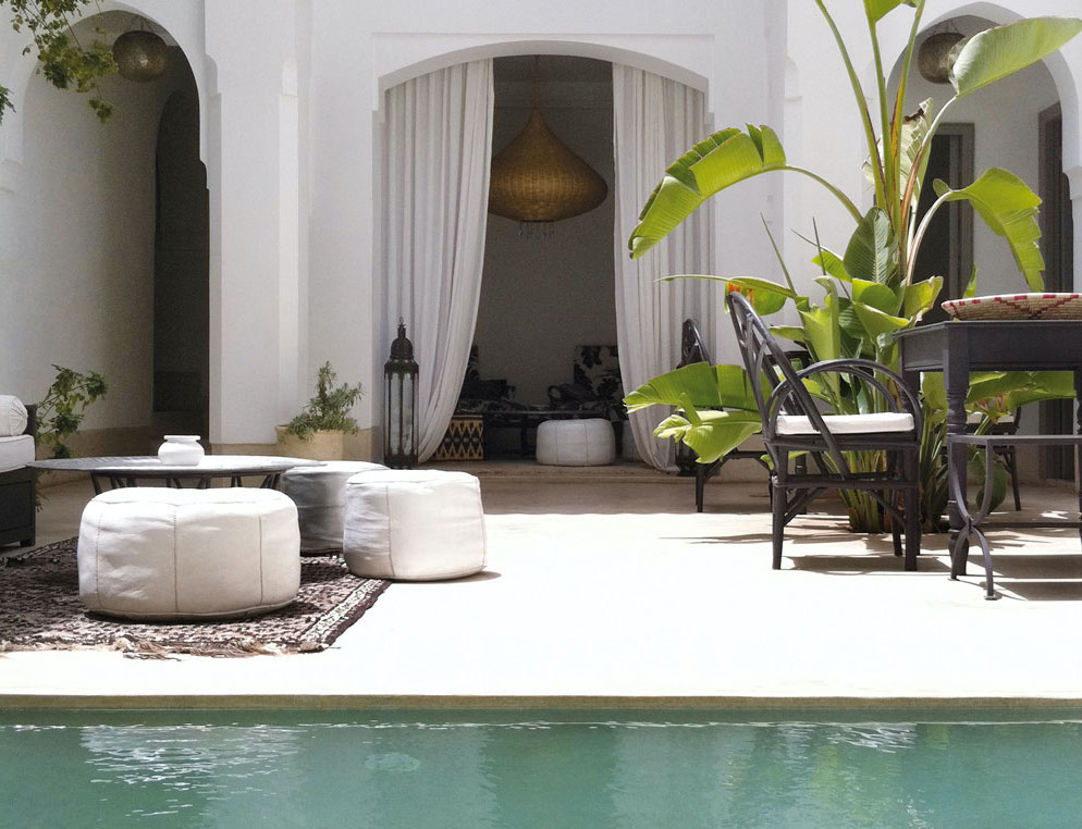 Outdoor Furniture Shopping, Design & Decorating 101