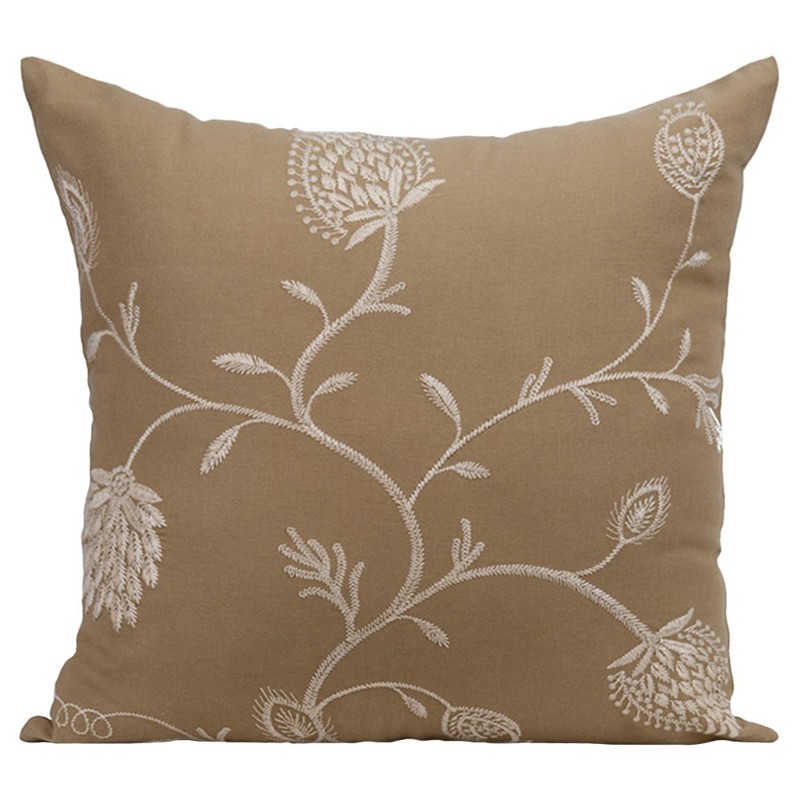 Brisa Throw Pillow